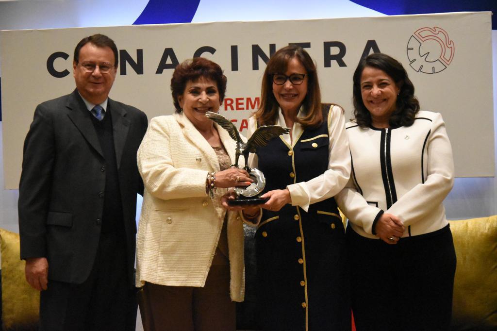 En este momento estás viendo Canacintra entrega “Premio Águila” a diputados y senadores