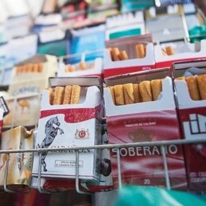 Lee más sobre el artículo Crimen organizado extorsiona a comercios a vender cigarros ilegales